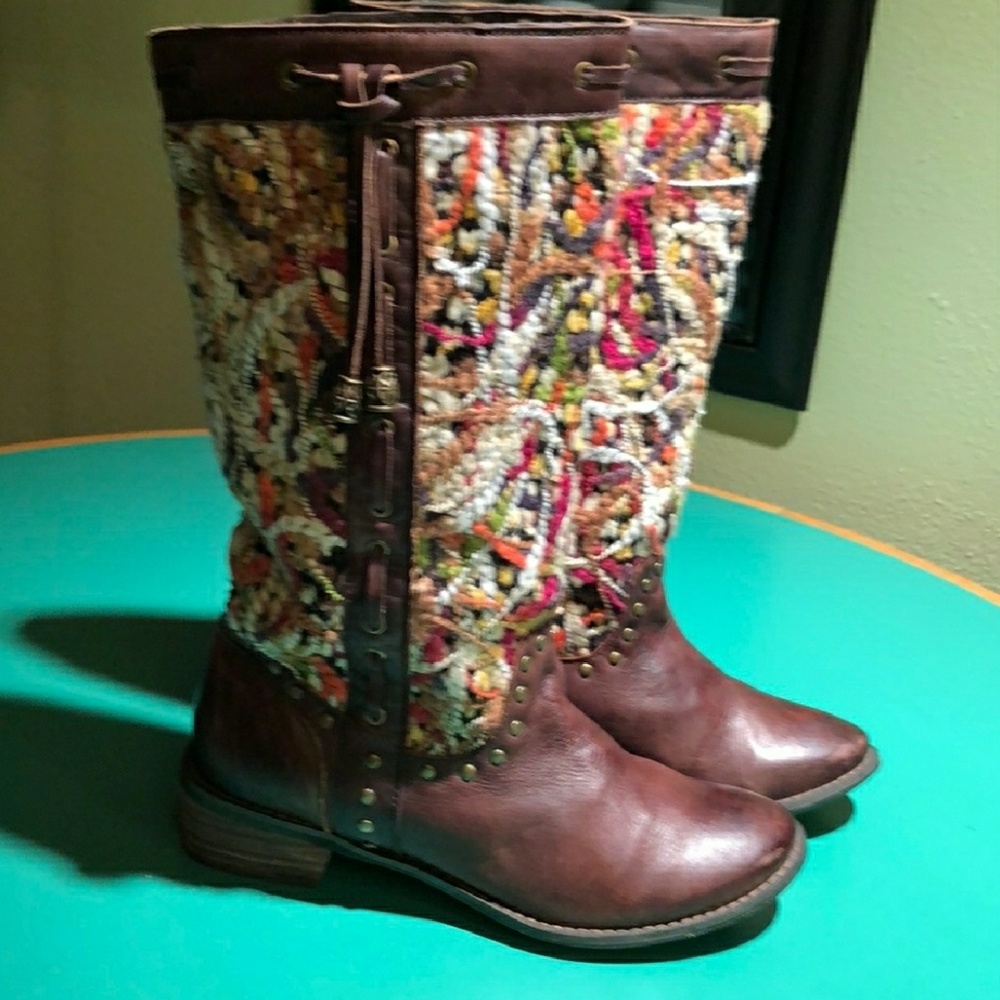 Call it Spring size 38 Tapestry boots